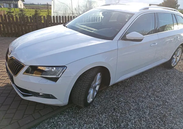 wielkopolskie Skoda Superb cena 52000 przebieg: 256536, rok produkcji 2016 z Jaraczewo